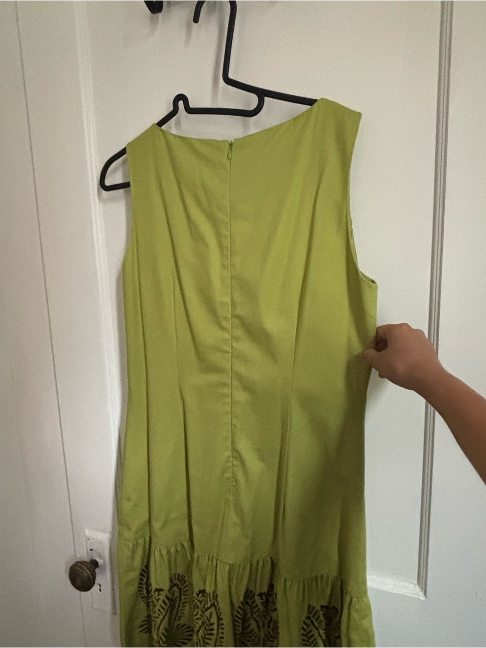 Vintage Oscar Sleeveless Chartreuse Drop-Waist Dress with Leaf Embroidery - Picture 5 of 7